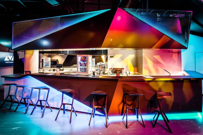 The bar at LVL